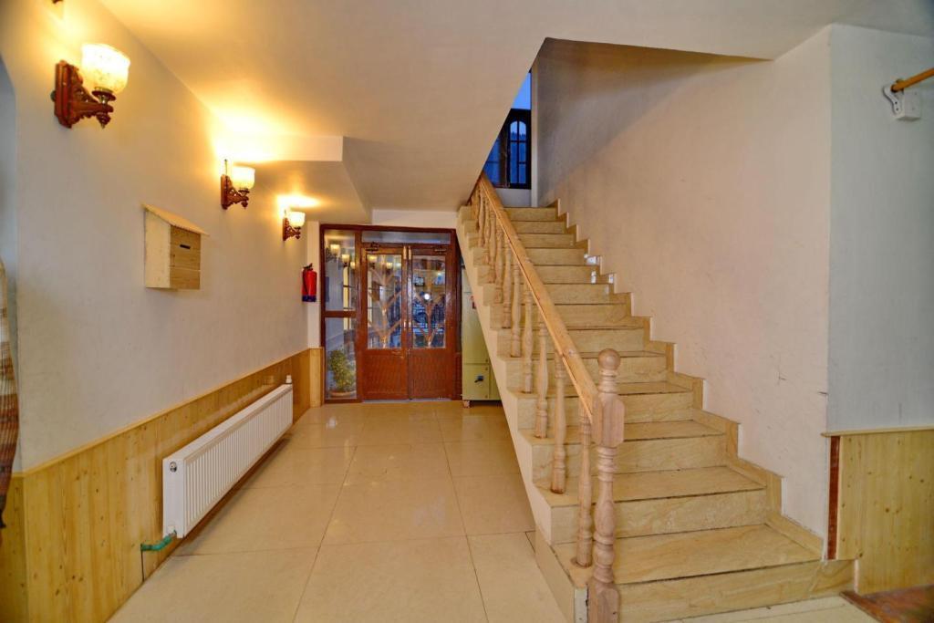 Fifthseason Hotel Pahalgām